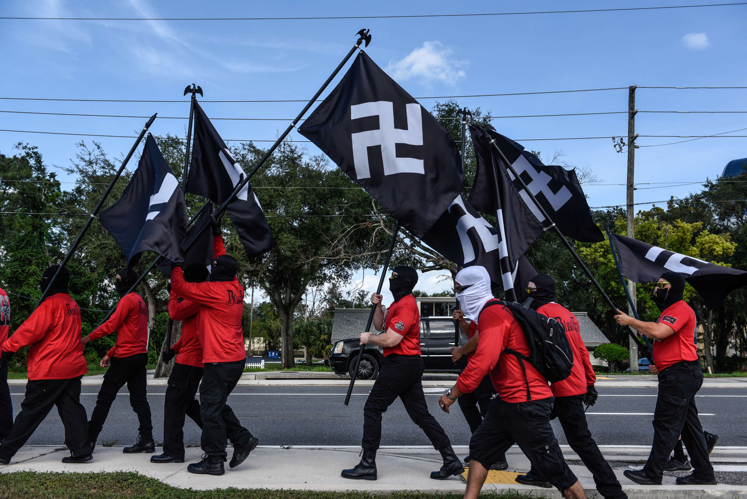 Une nouvelle vague de néo-nazisme est devenue visible après la fusillade de Jacksonville