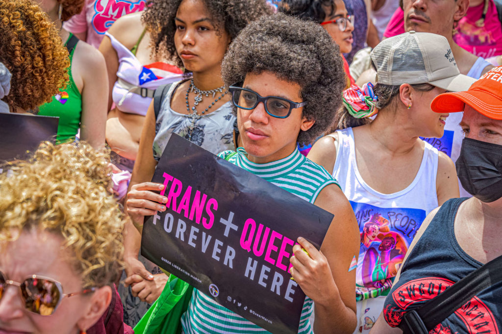 4 Américains LGBTQ sur 5 se sentent moins en sécurité en raison de l'interdiction des soins d'affirmation de genre