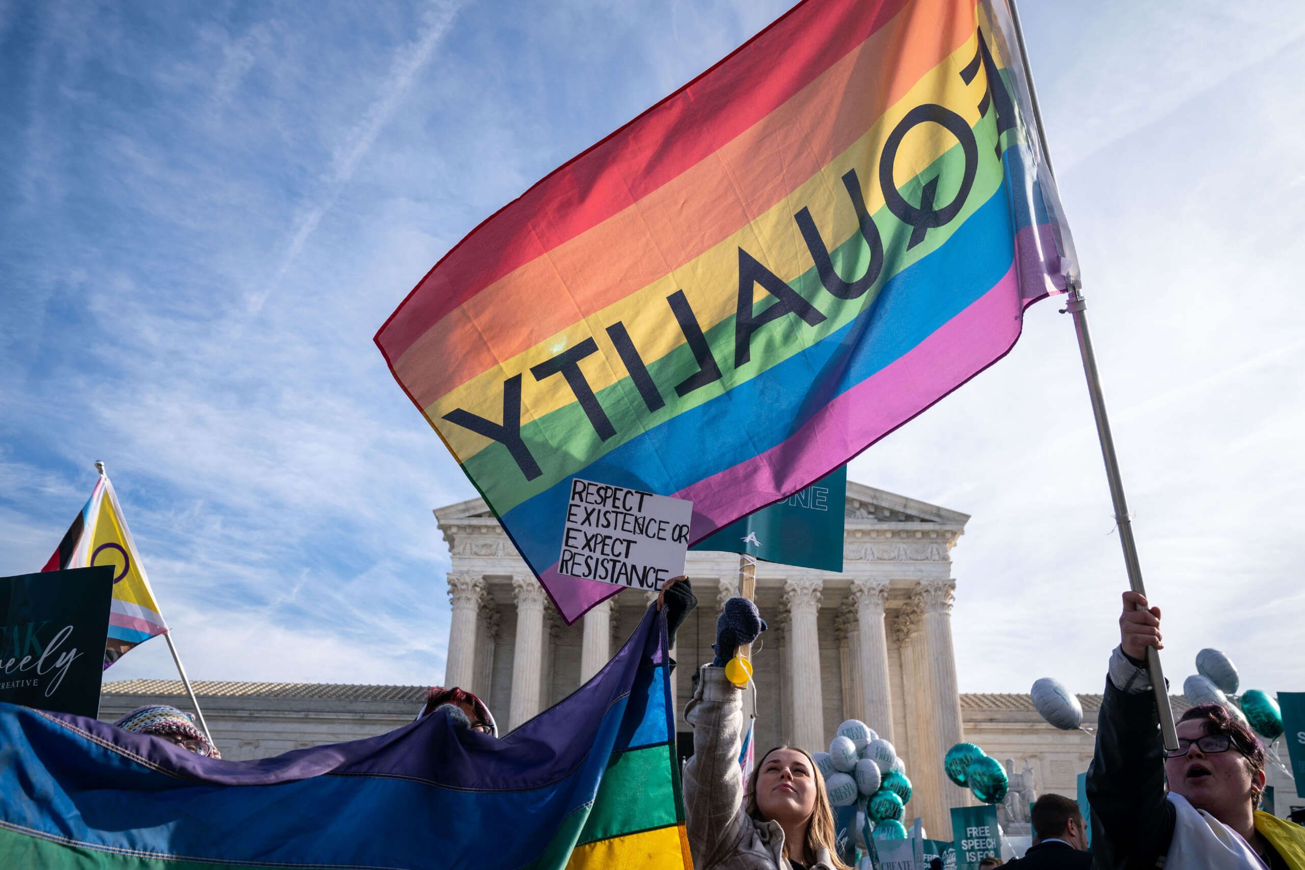 Un sondage révèle que la plupart des électeurs ne sont pas d'accord avec la dernière décision anti-LGBTQ de SCOTUS