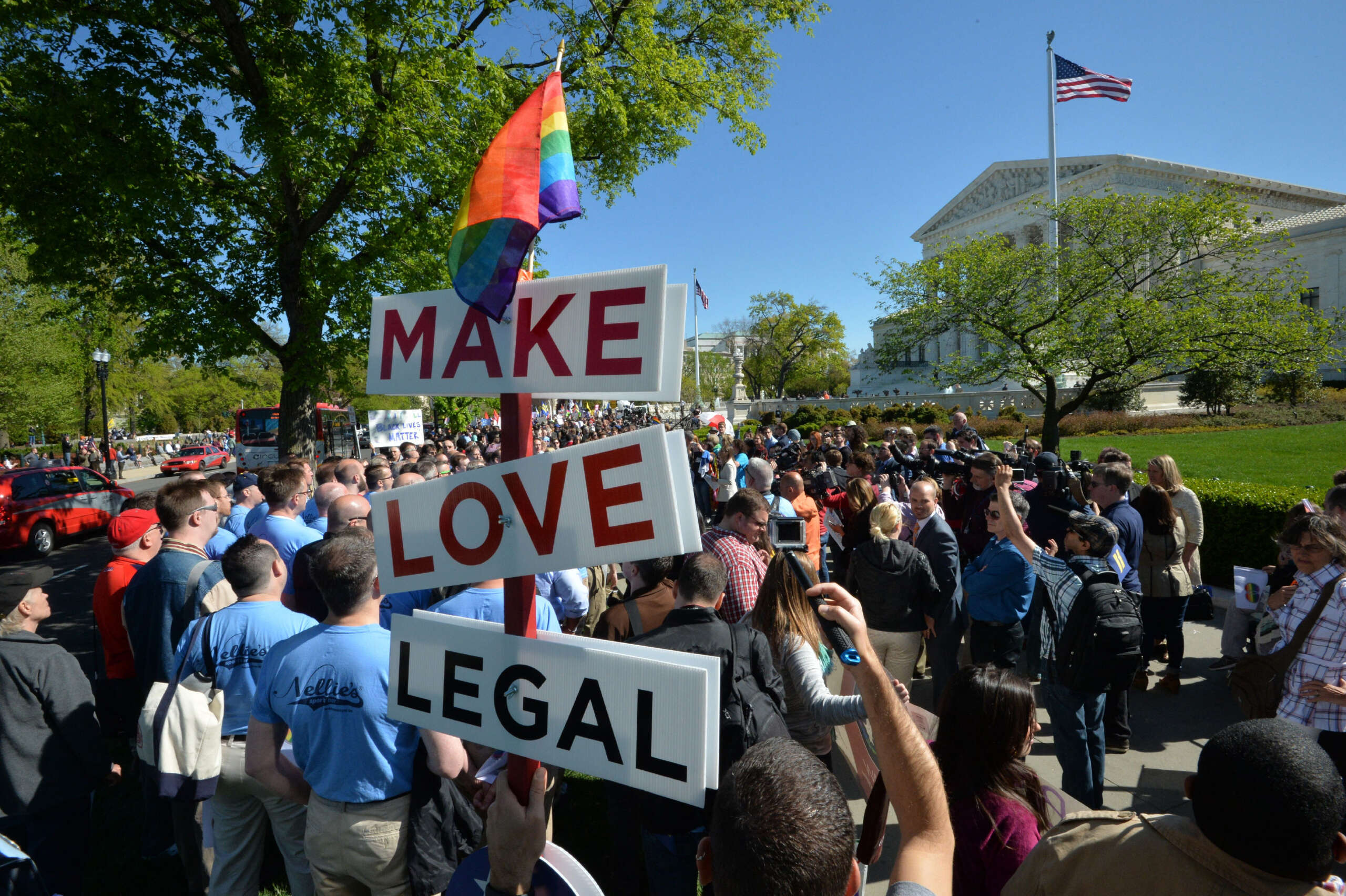 Sondage : le soutien au mariage homosexuel est toujours élevé malgré les attaques de la droite