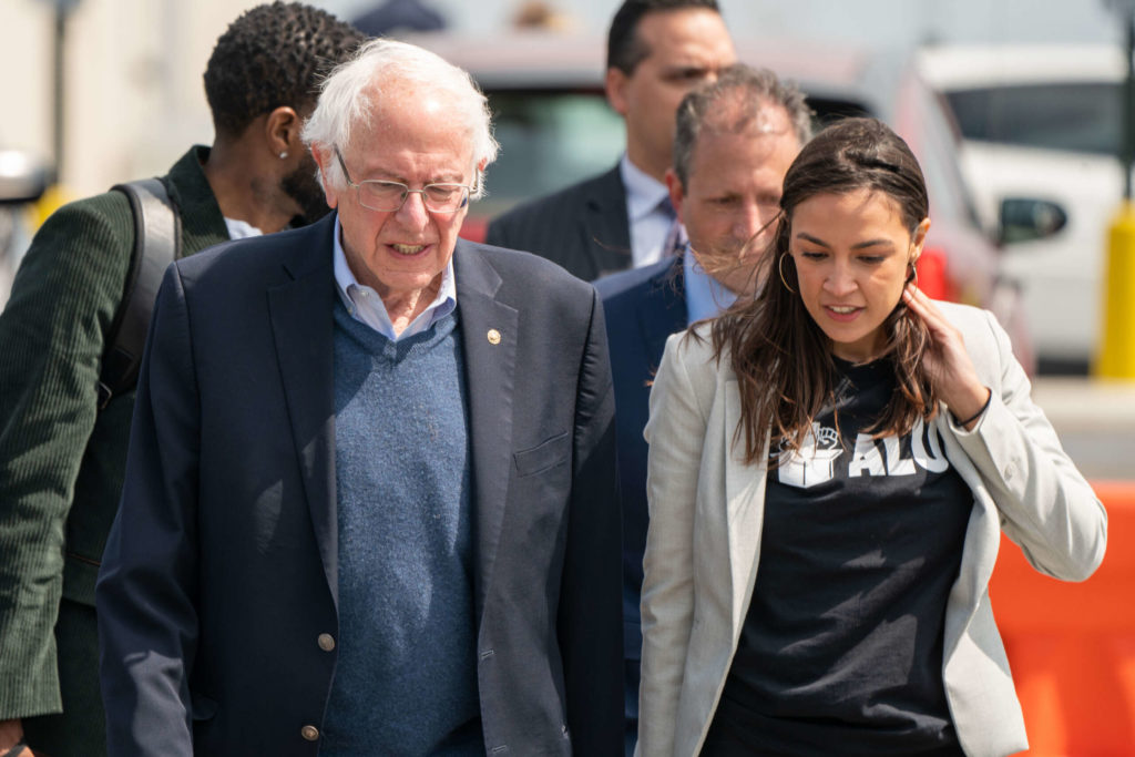 Sanders et Ocasio-Cortez présentent une résolution s'excusant du coup d'État chilien de 1973