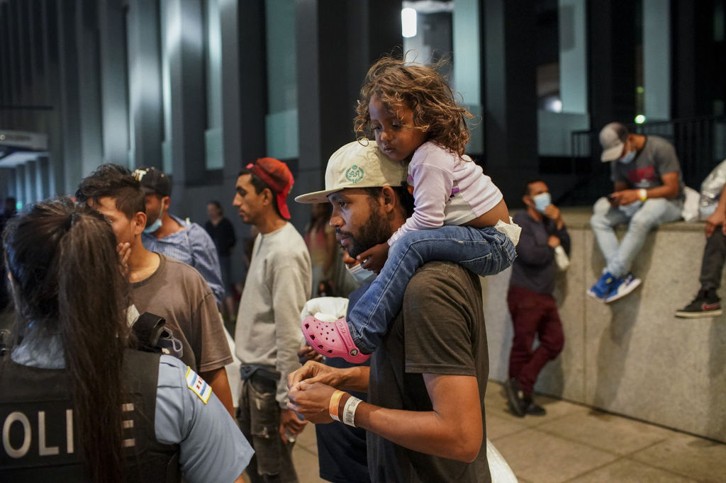 Des groupes dirigés par des femmes à Chicago sont le fer de lance de la réponse à l'afflux de migrants