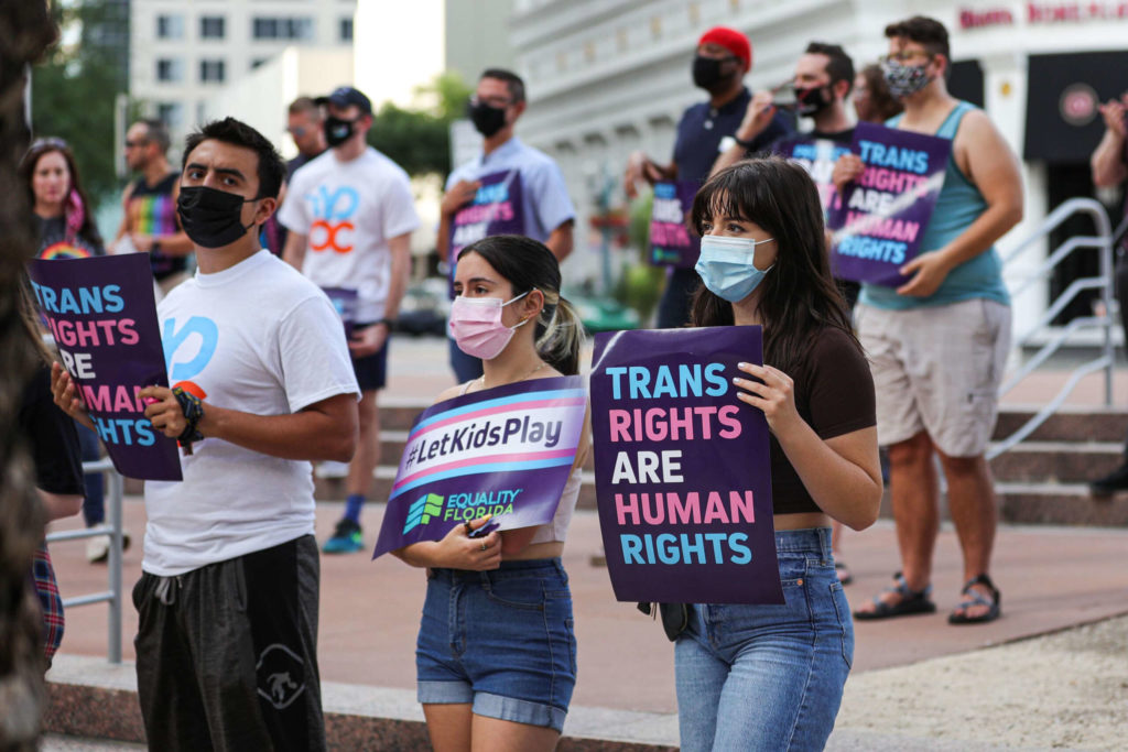La Floride adopte un projet de loi autorisant « l’enlèvement légal » d’enfants transgenres