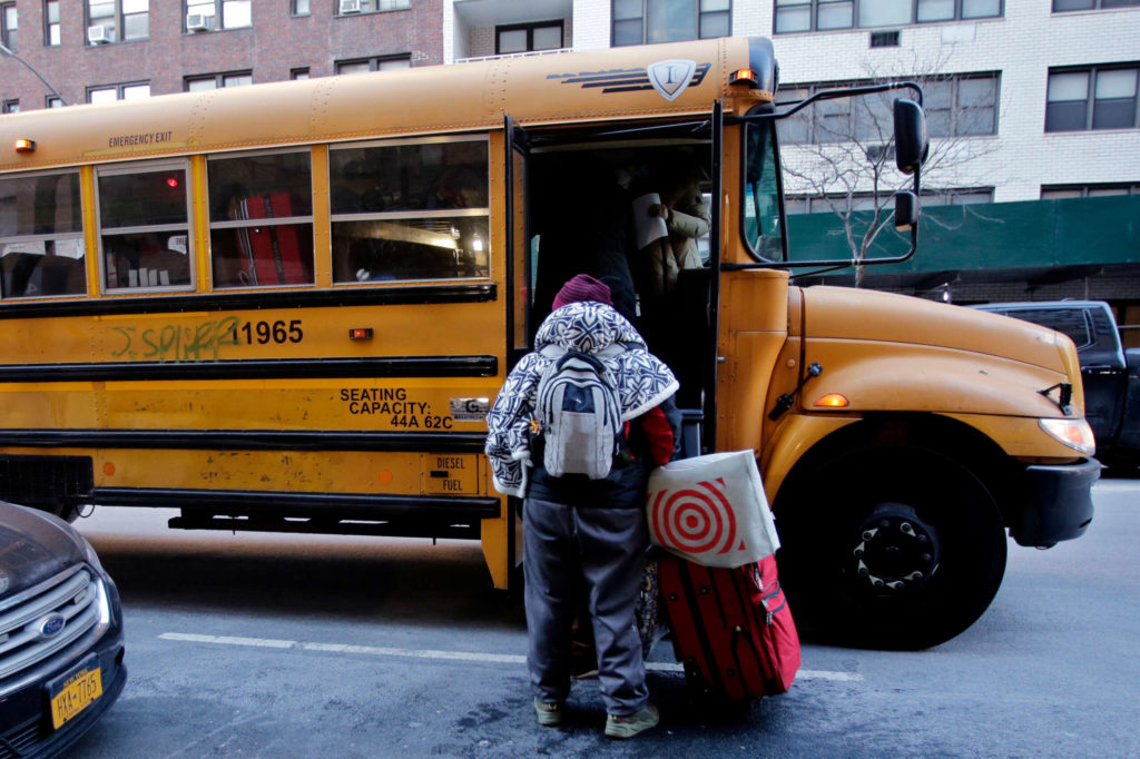 Le droit au logement est garanti à New York et les migrants l'exigent