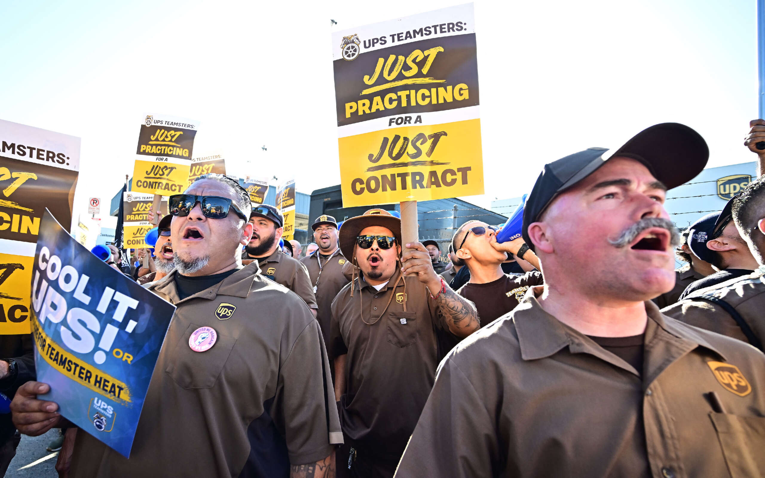 Les Teamsters annoncent un accord « historique » avec UPS, qui permettra probablement d’éviter une grève