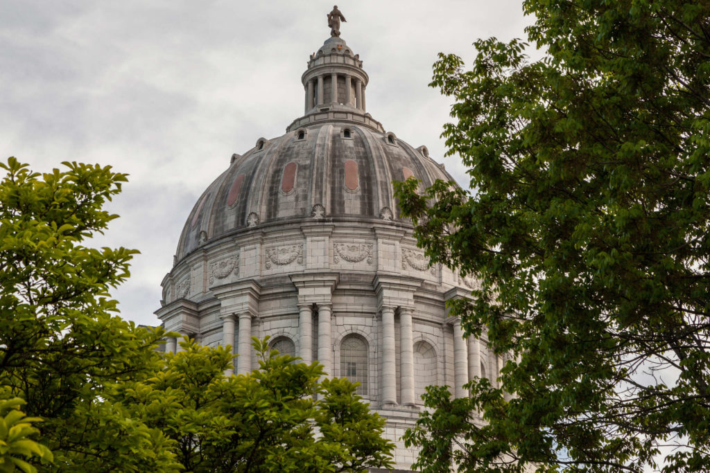 Les alliés LGBT travaillent ensemble pour bloquer la « ligne de dénonciation » anti-trans du Missouri