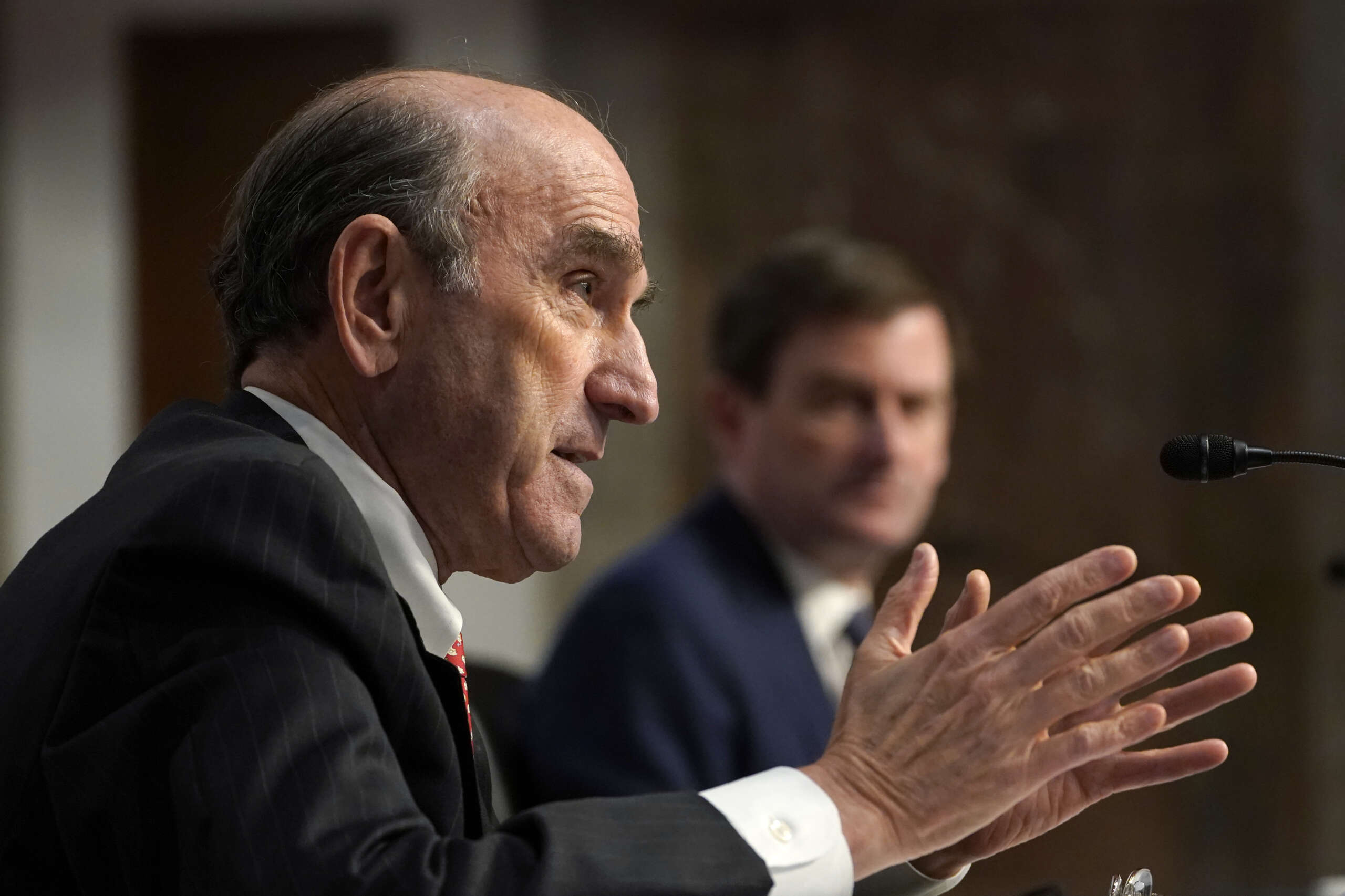 Les défenseurs des droits humains critiquent la nomination d’Elliott Abrams au panel diplomatique