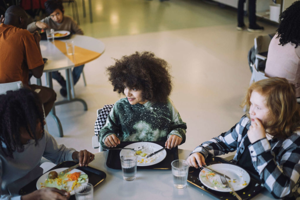 Les étudiants du Minnesota bénéficient désormais d'un petit-déjeuner et d'un déjeuner gratuits.  D’autres États suivront-ils ?