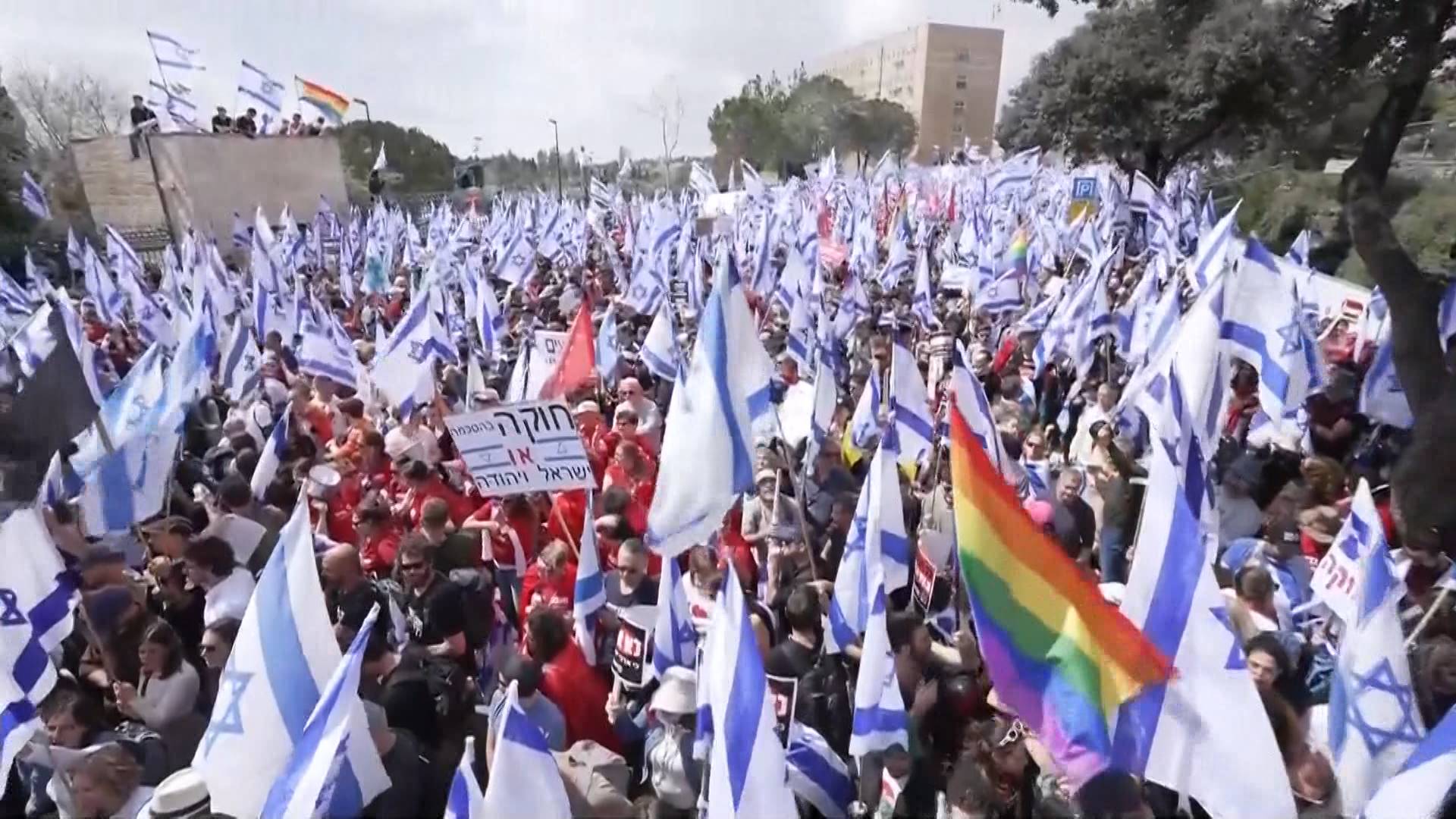 Les manifestations qui ravagent Israël réclament la démocratie mais ignorent les droits des Palestiniens