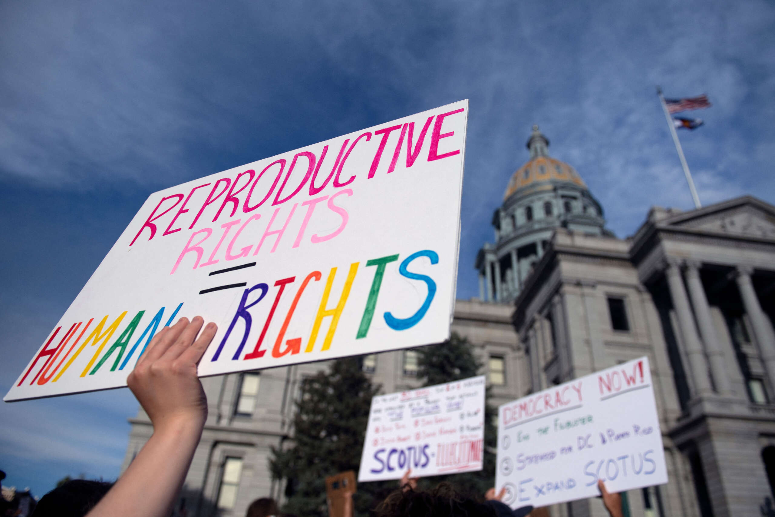 Les projets de loi du « Bouclier » de l’État bleu associent les protections contre l’avortement et les soins d’affirmation de genre