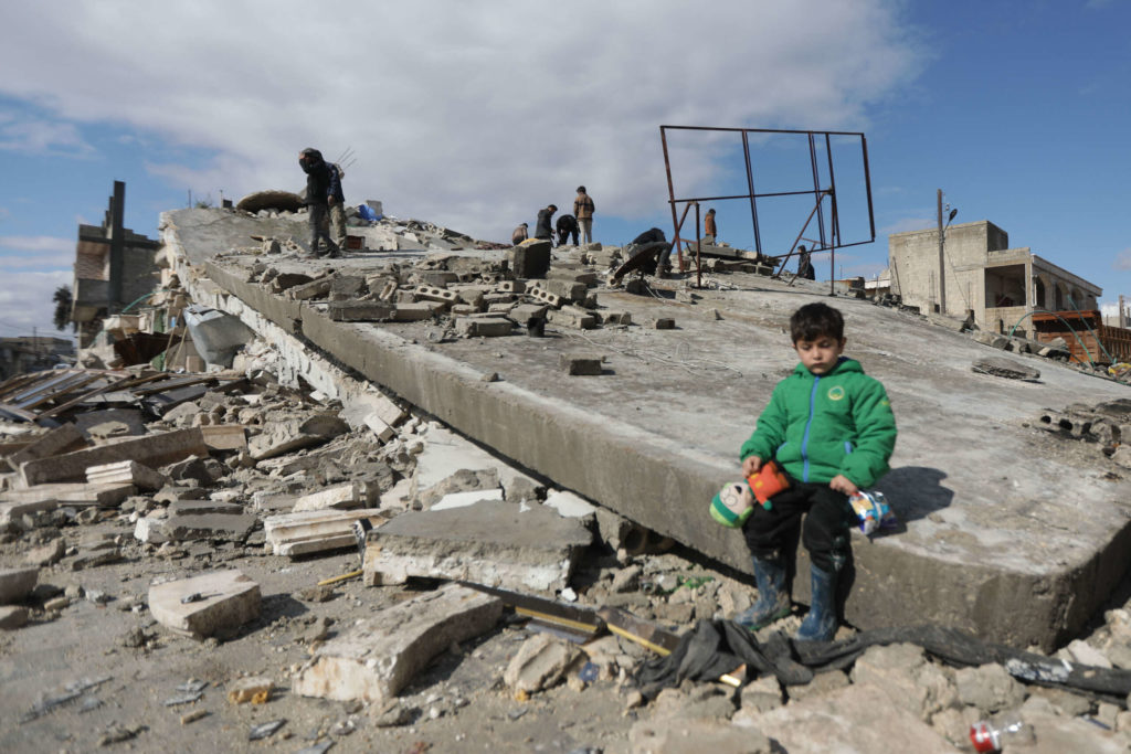 Les victimes du séisme en Syrie ont désespérément besoin d’aide – et de la fin des sanctions américaines