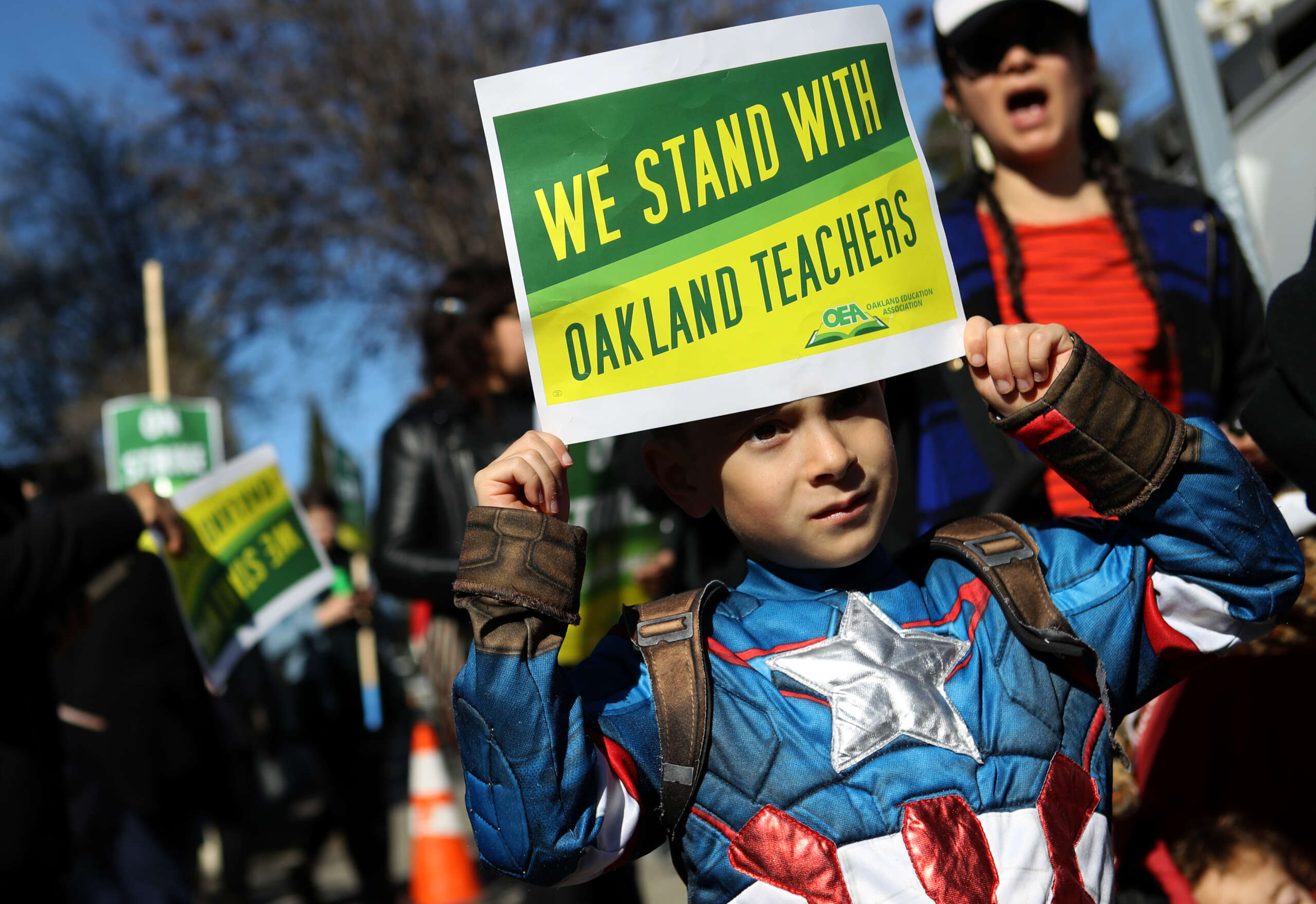 « Nous refusons de laisser qui que ce soit de côté » : les enseignants d'Oakland obtiennent des victoires lors d'une grève