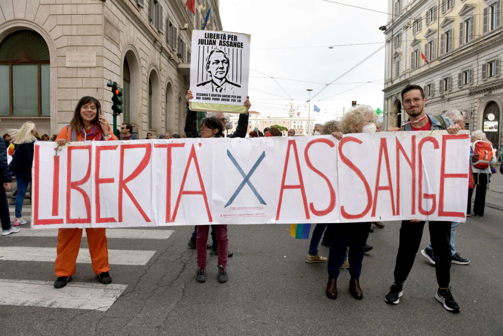 « Publier n’est pas un crime » : le New York Times se joint à la lutte pour libérer Assange