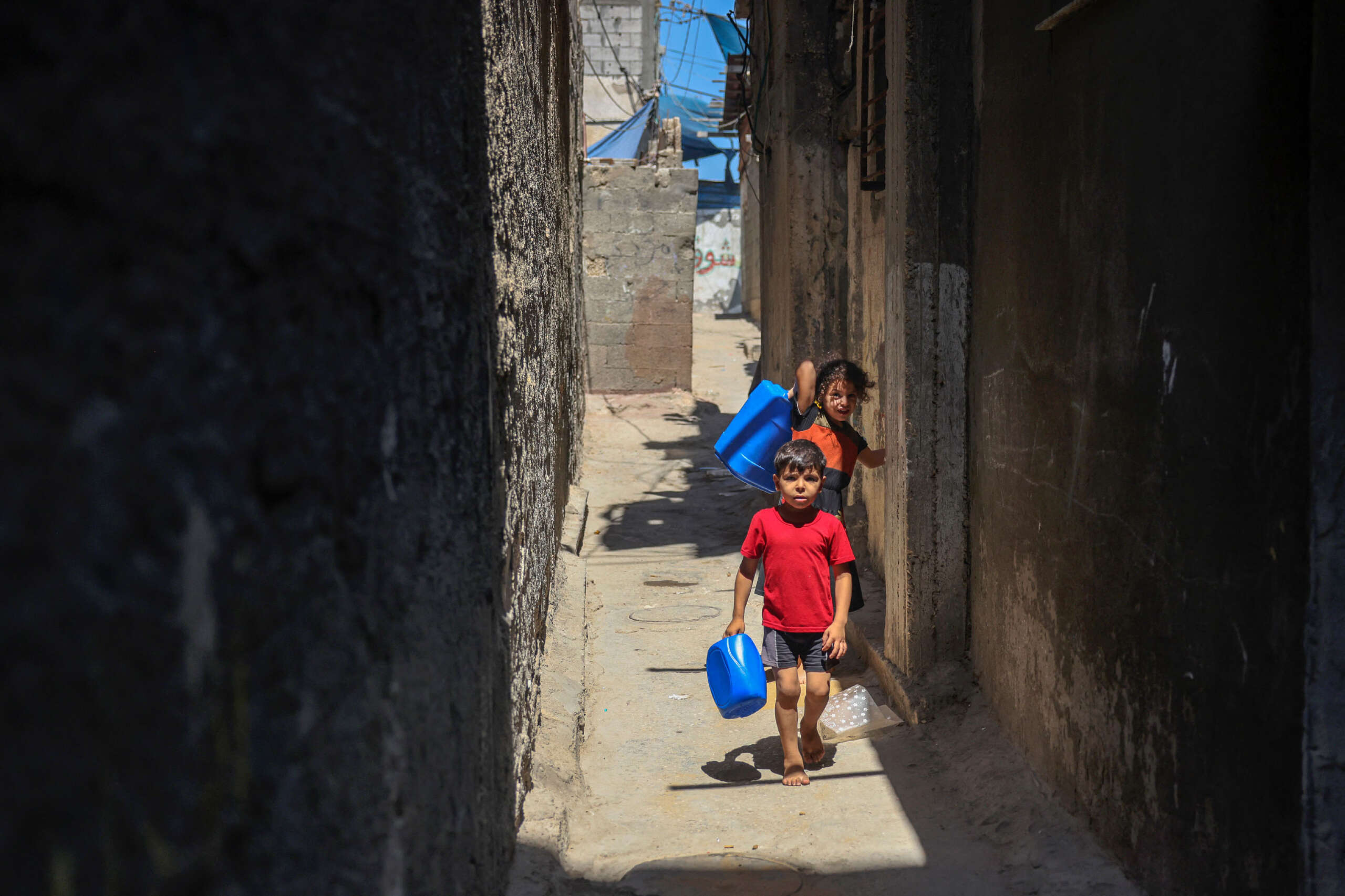 Sans électricité au milieu d’une vague de chaleur sans précédent, les maisons de Gaza deviennent des fournaises
