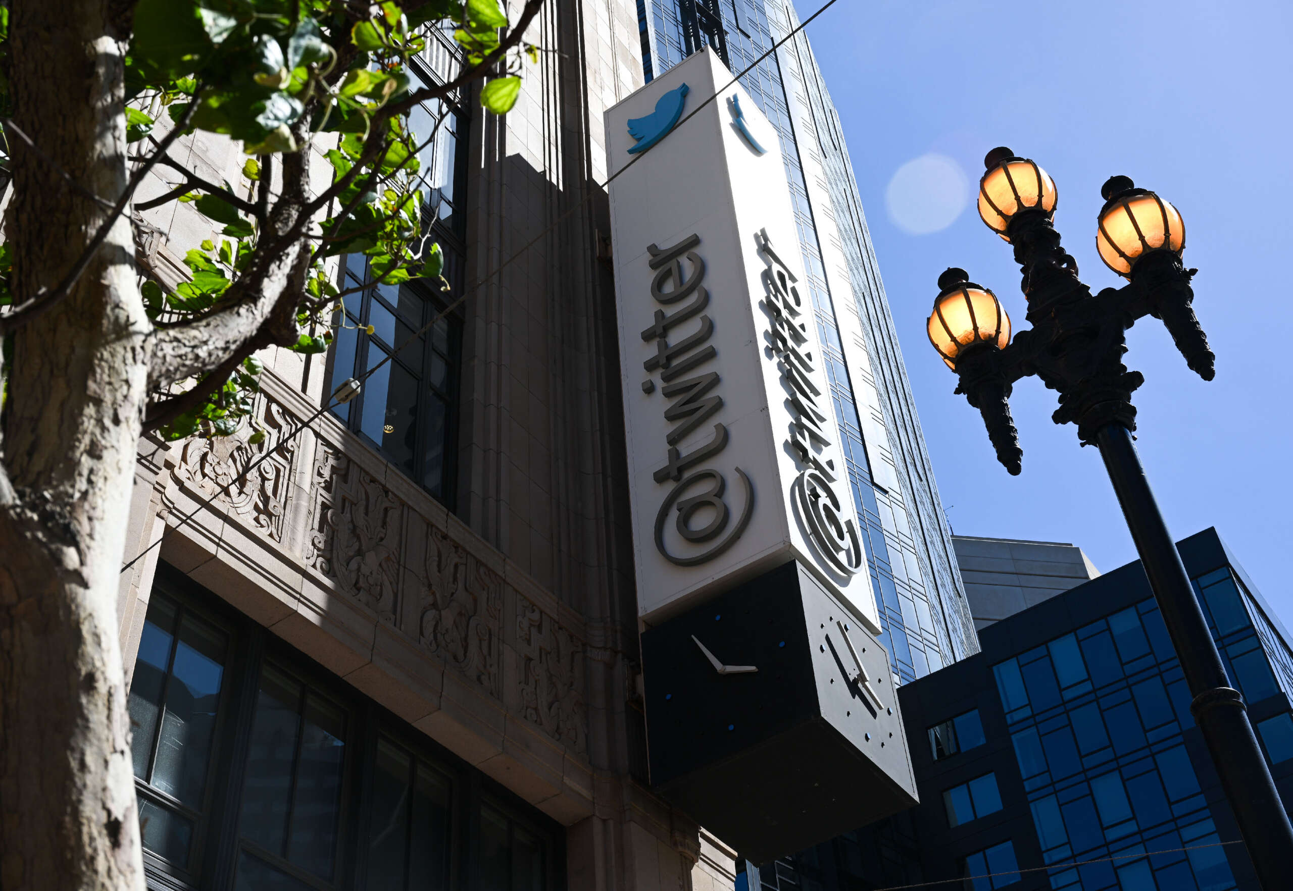 Twitter a refusé de verser 500 millions de dollars à ses anciens employés à titre d'indemnité de départ, selon un procès