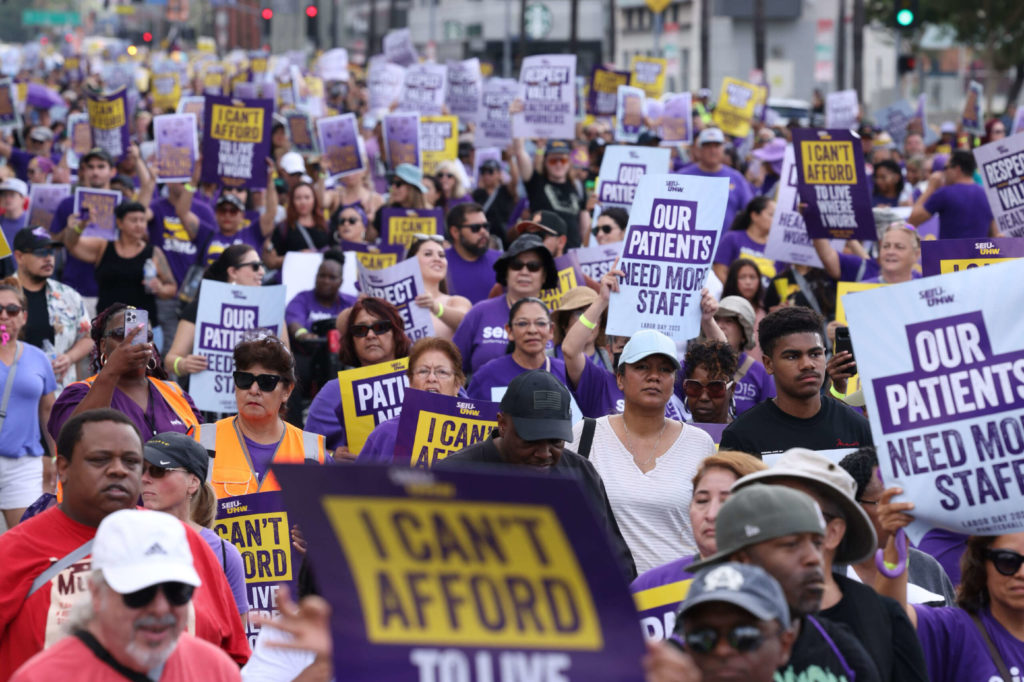 75 000 travailleurs de Kaiser Permanente entament la plus grande grève des soins de santé de l'histoire des États-Unis