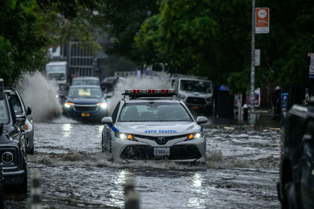 Un budget de près de 11 milliards de dollars pour la police de New York n'a pas sauvé les New-Yorkais comme moi des inondations