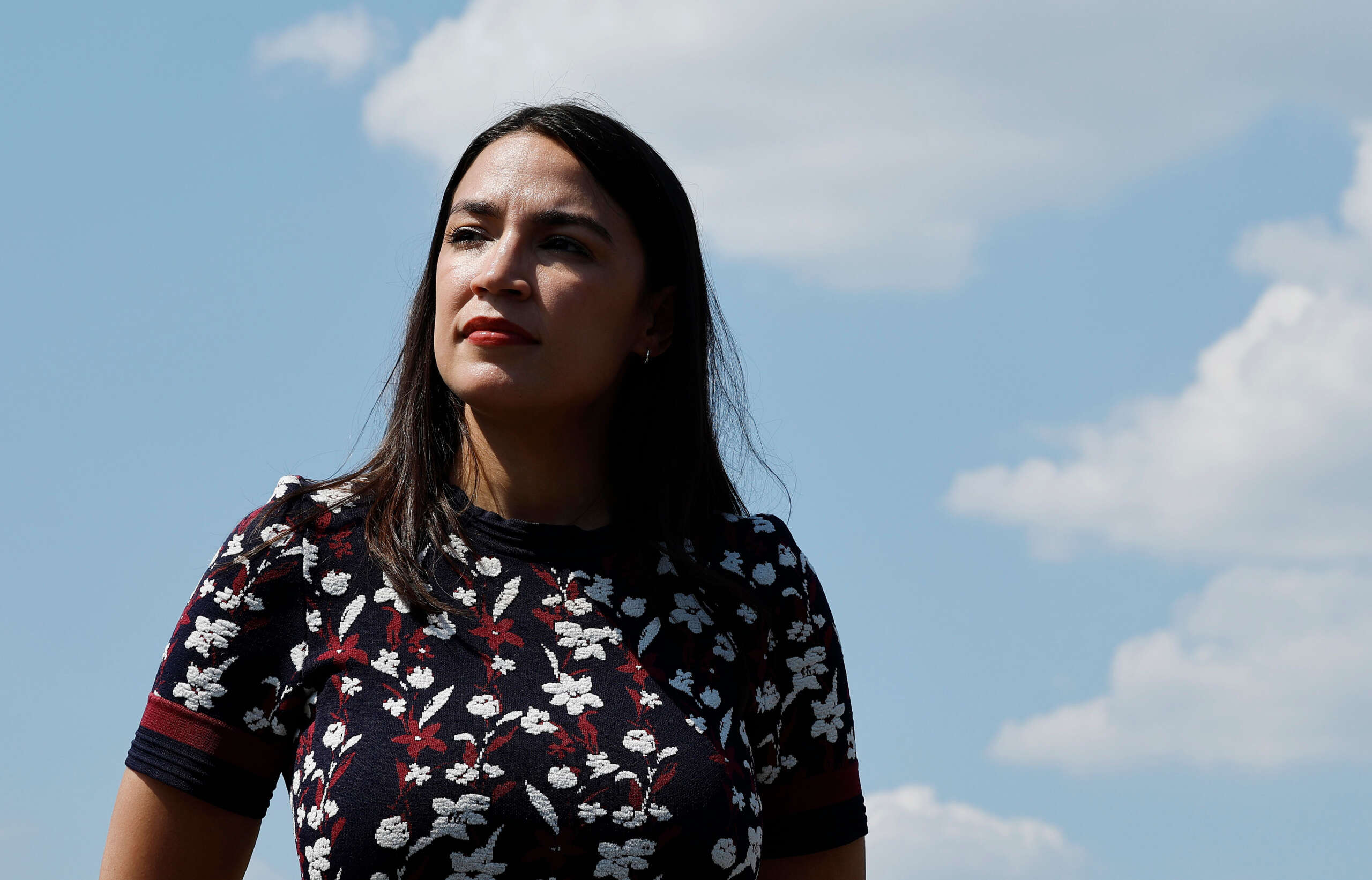 « Une politique cruelle » : l’AOC demande à Biden d’inverser le cap sur la construction du mur frontalier de Trump