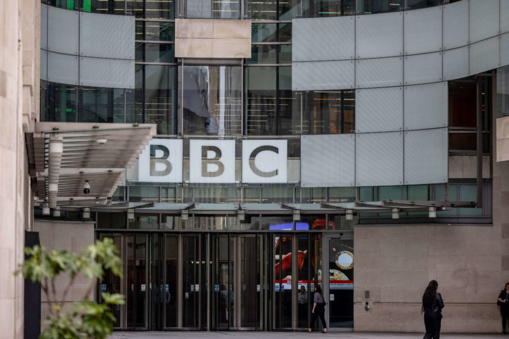 Six journalistes de la BBC retirés des ondes pour avoir aimé et publié des tweets pro-palestiniens