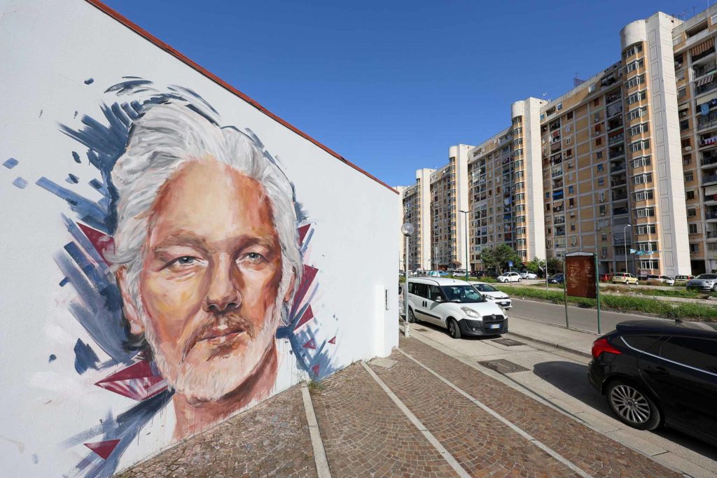 A mural of Julian Assange