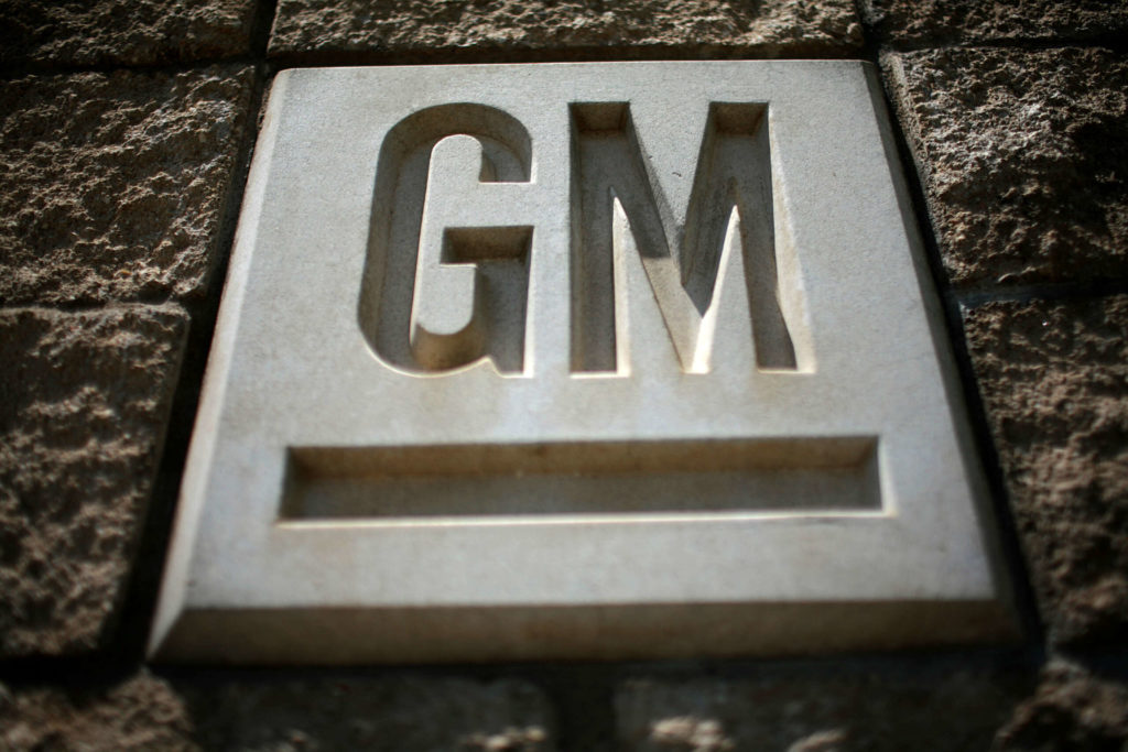 5 000 travailleurs de GM débrayent après que l'entreprise ait dépassé ses prévisions et enregistré des milliards de bénéfices