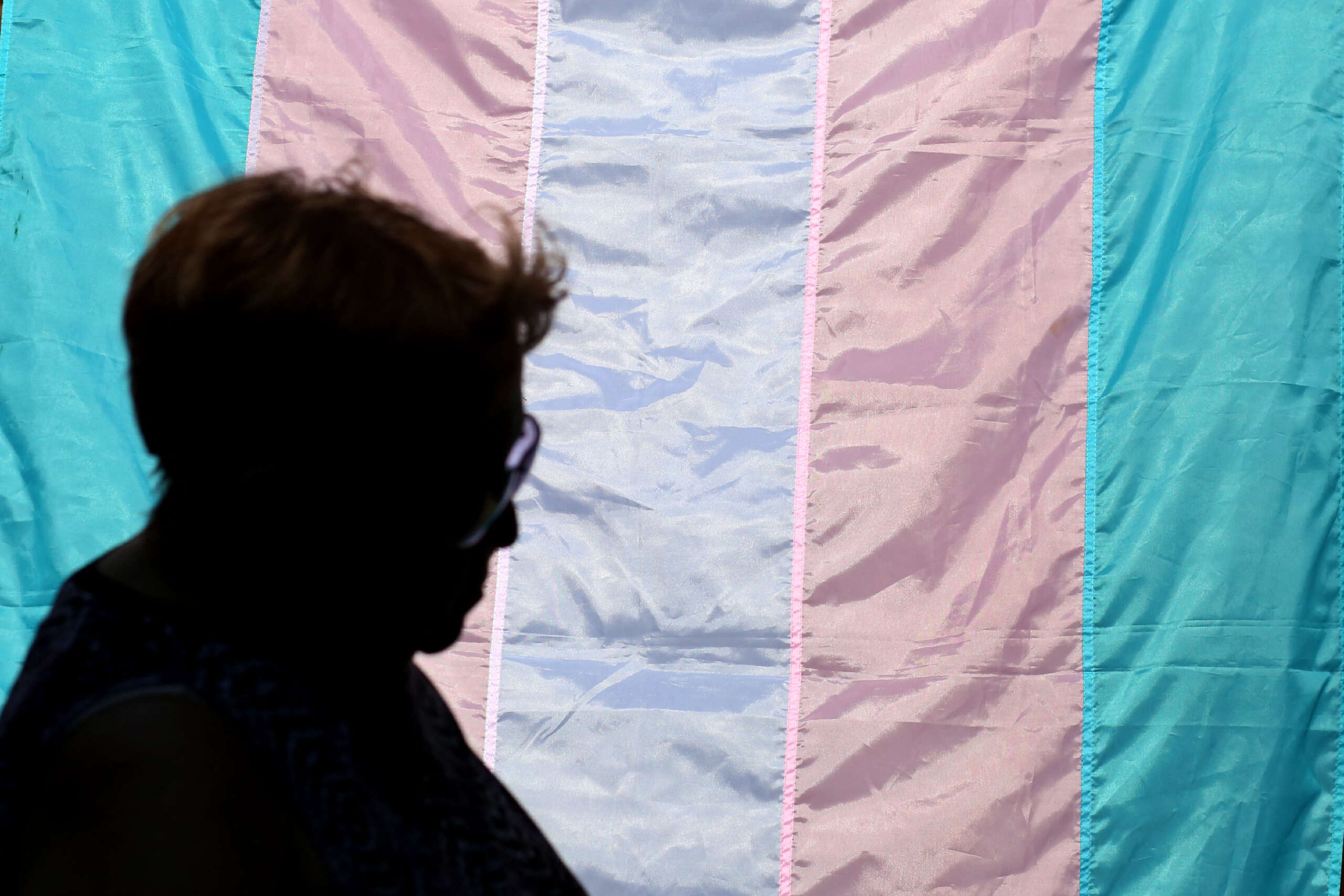 Citant la décision « Dobbs », 19 procureurs républicains signent une lettre ciblant les soins aux adultes trans