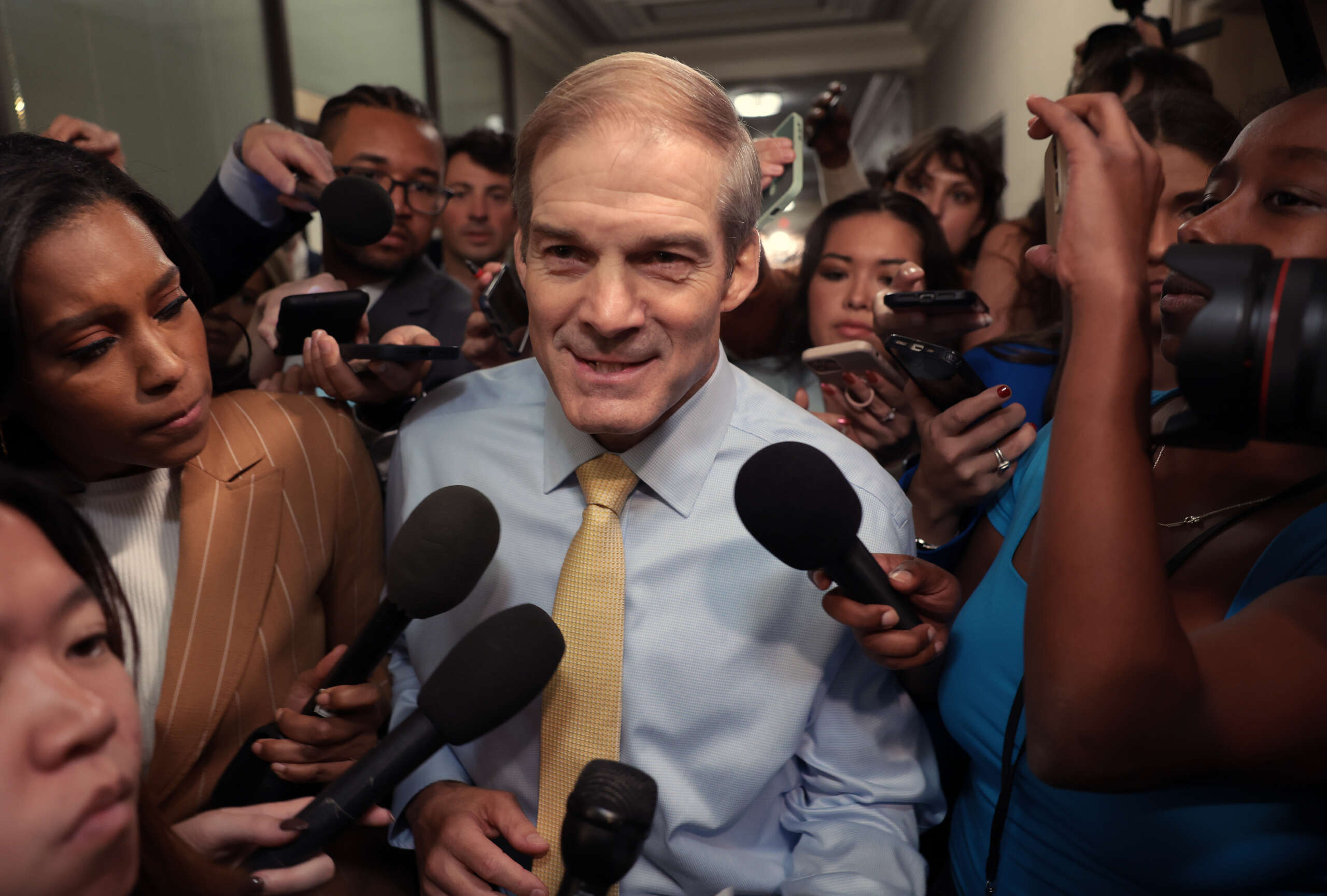 Jim Jordan cherche à remporter la présidence de la Chambre en effrayant les modérés et en les poussant à se soumettre