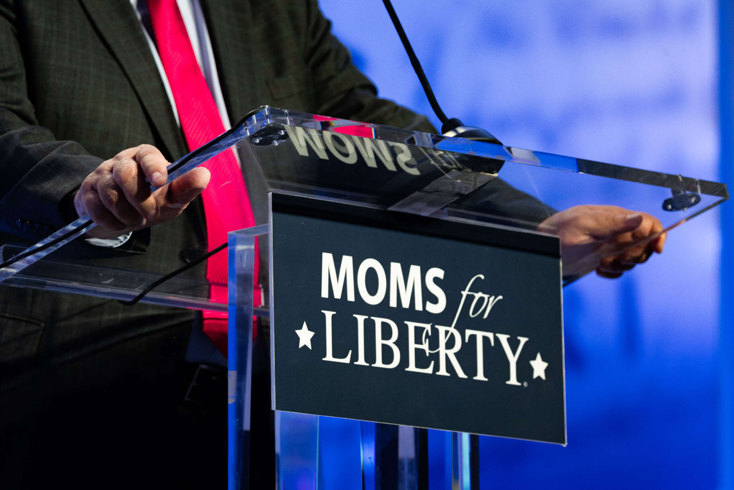 Les mamans pour la liberté et les républicains anti-trans perdent gros aux élections nationales