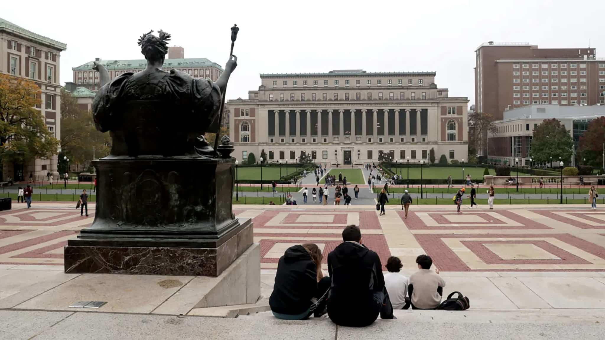 Columbia suspend les groupes étudiants pro-palestiniens dans un contexte de répression de la liberté d'expression