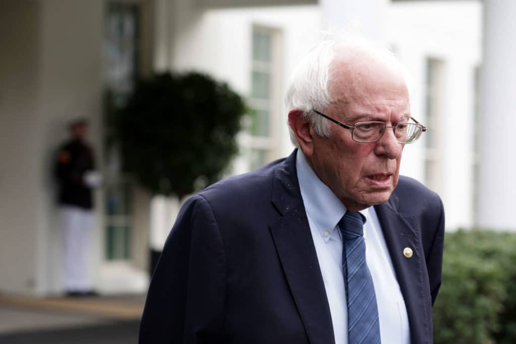 Plus de 300 délégués du DNC de Bernie Sanders l’appellent à soutenir le cessez-le-feu à Gaza