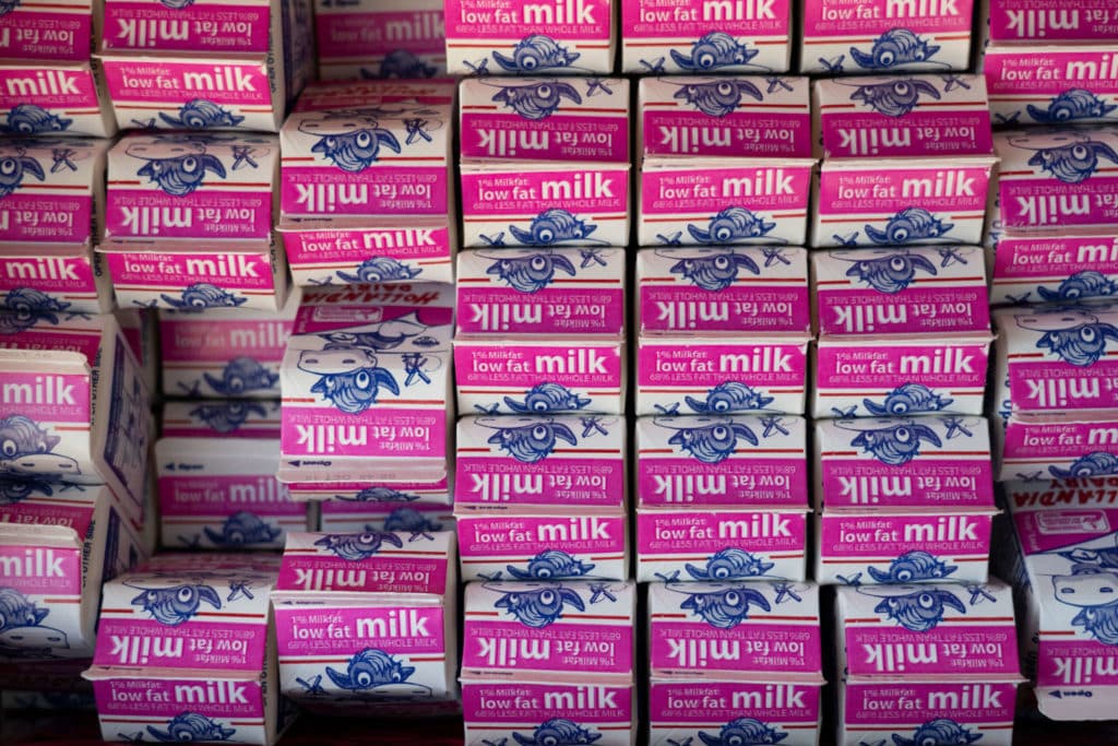 De nombreux étudiants BIPOC sont intolérants au lactose.  Pourquoi le lait est-il toujours leur seule option ?