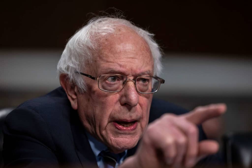 Bernie Sanders invite les PDG du secteur pharmaceutique à témoigner sur les prix élevés des médicaments