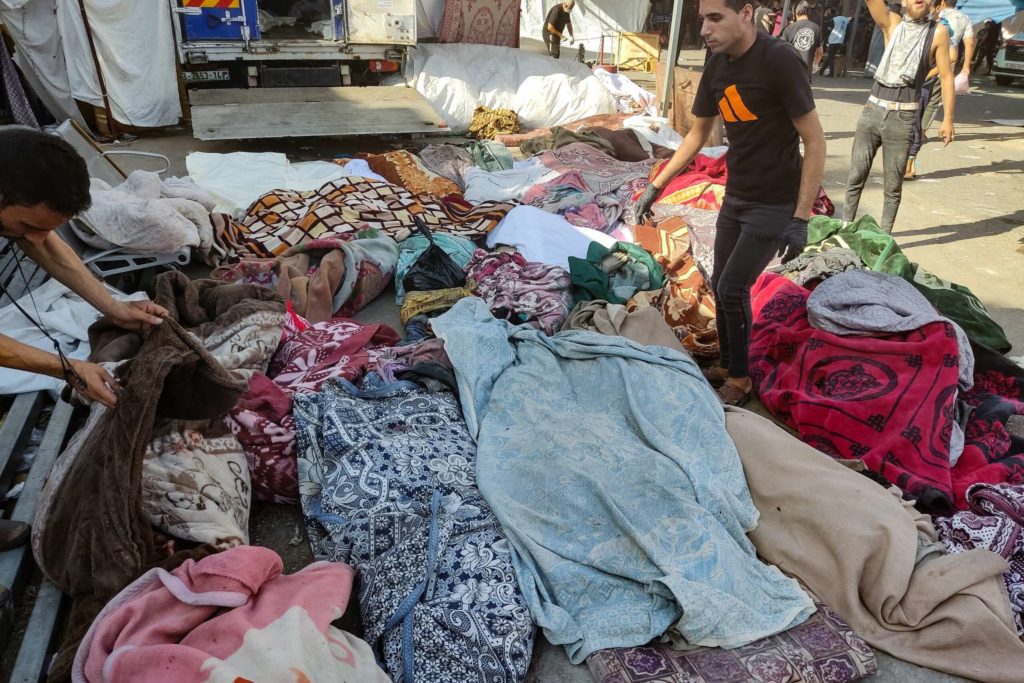 Plus de 50 corps retirés des décombres d’une école de Gaza bombardée lors d’un assaut israélien