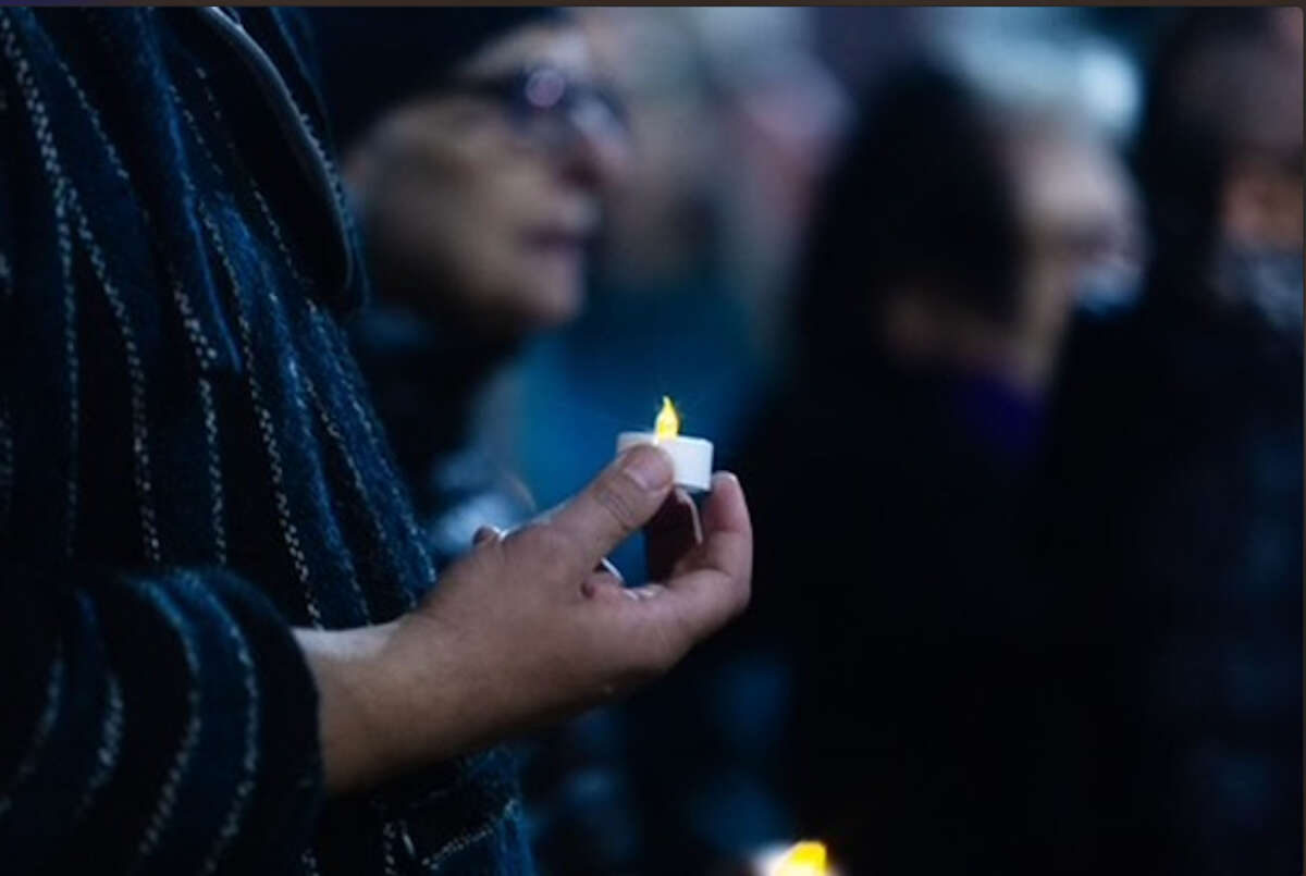 Des gens participent à une veillée du jeûne juif pour Gaza le 21 octobre 2023.