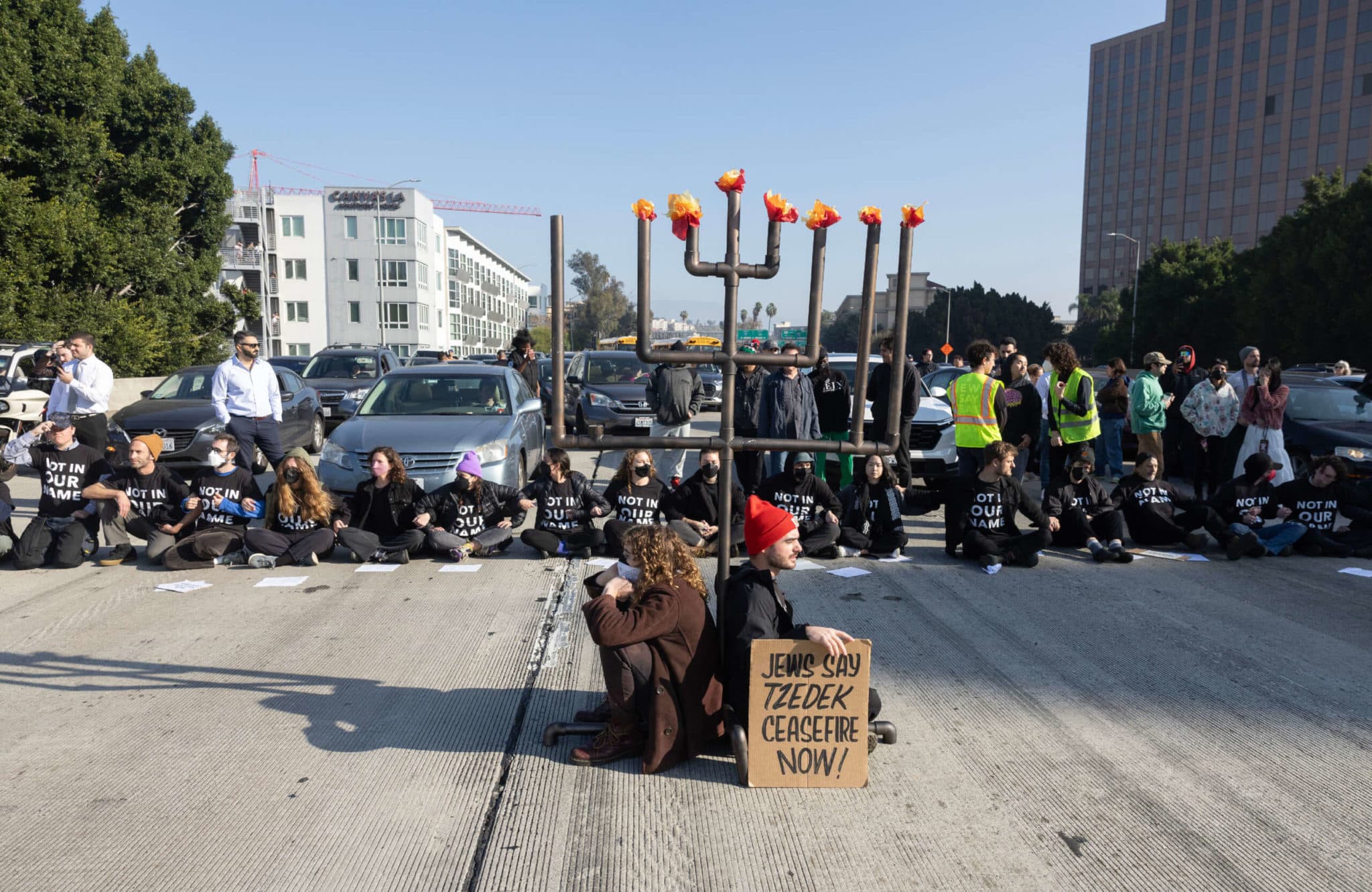 Des manifestants ont fermé l’autoroute de Los Angeles pour exiger un cessez-le-feu à Gaza