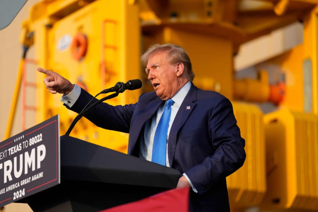 Rapport : Trump veut que 300 000 soldats construisent des « camps de détention » à la frontière sud