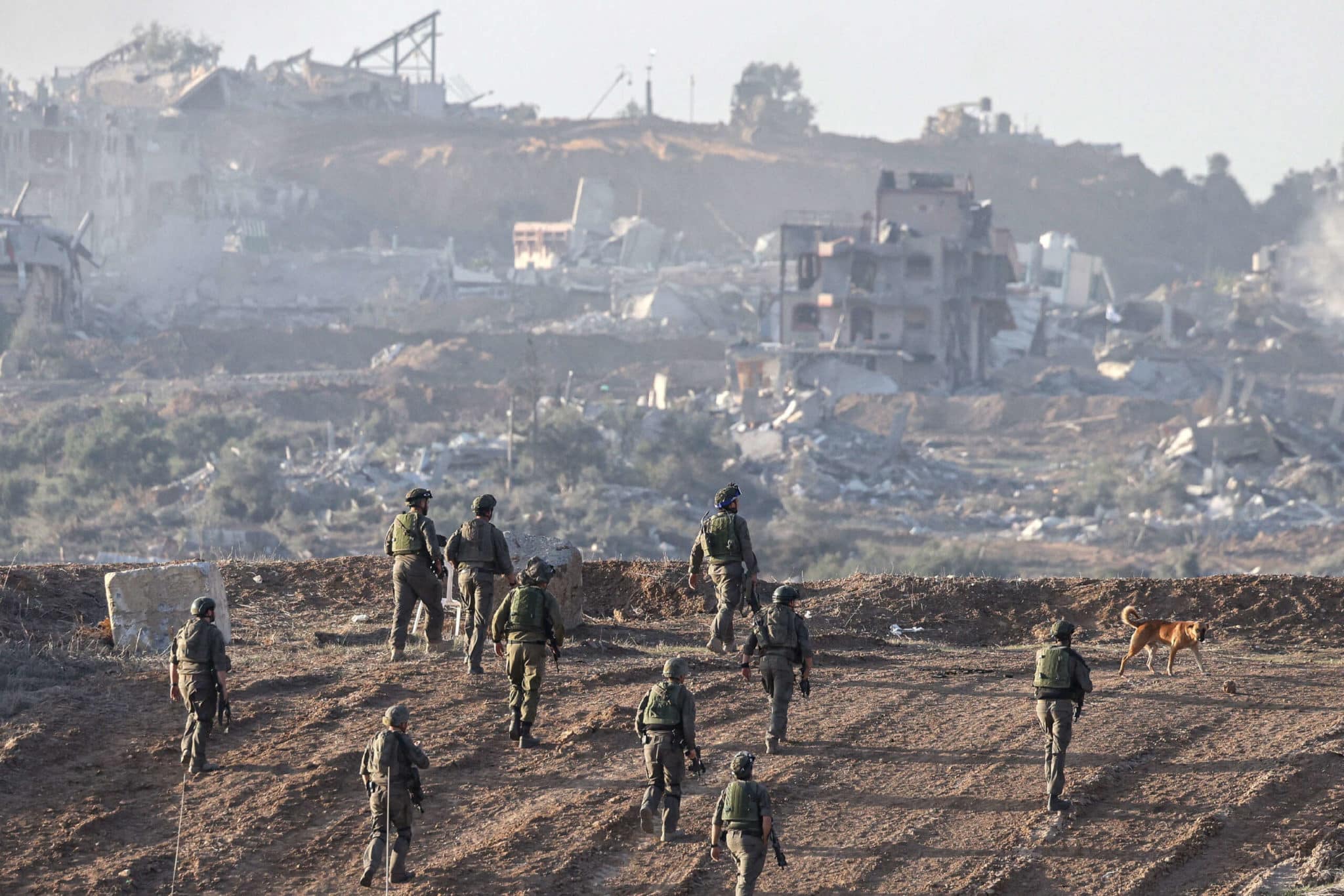 Les otages israéliens tués par Tsahal portaient un drapeau blanc, selon l'armée israélienne