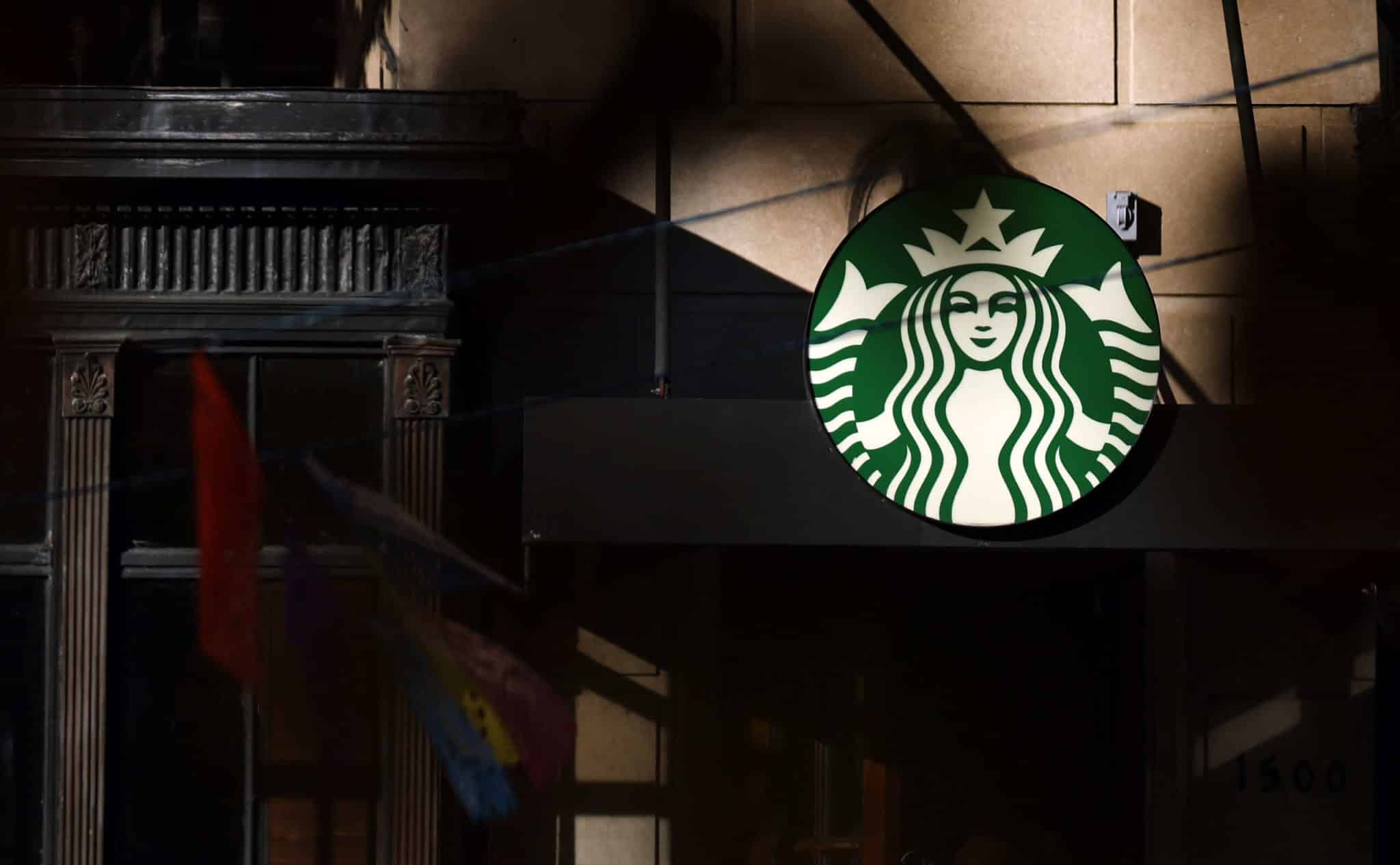 Le NLRB déclare que Starbucks doit rouvrir 23 magasins fermés pour activités syndicales