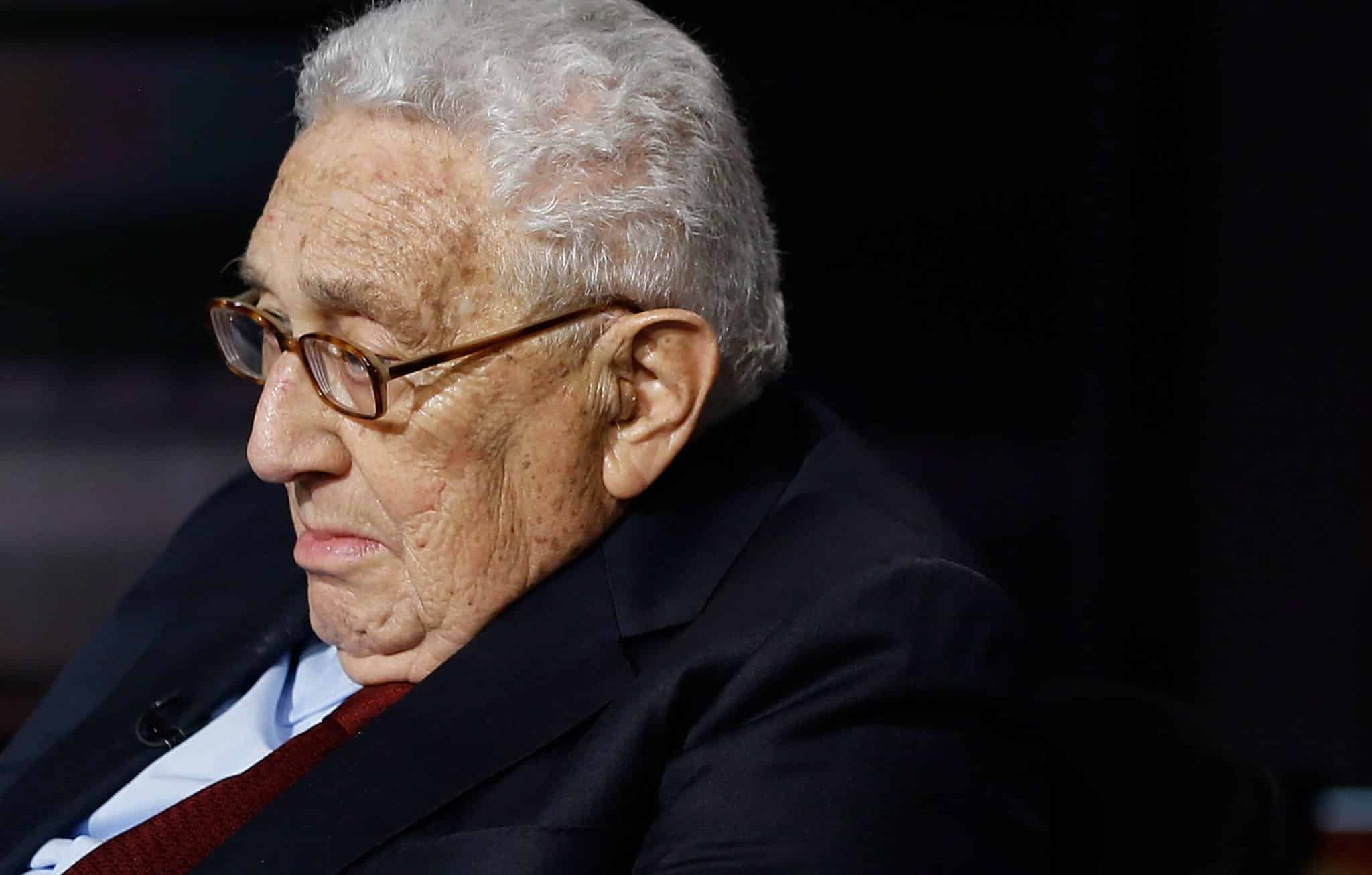 Les grands médias qualifient Kissinger d’homme d’État plutôt que de criminel de guerre