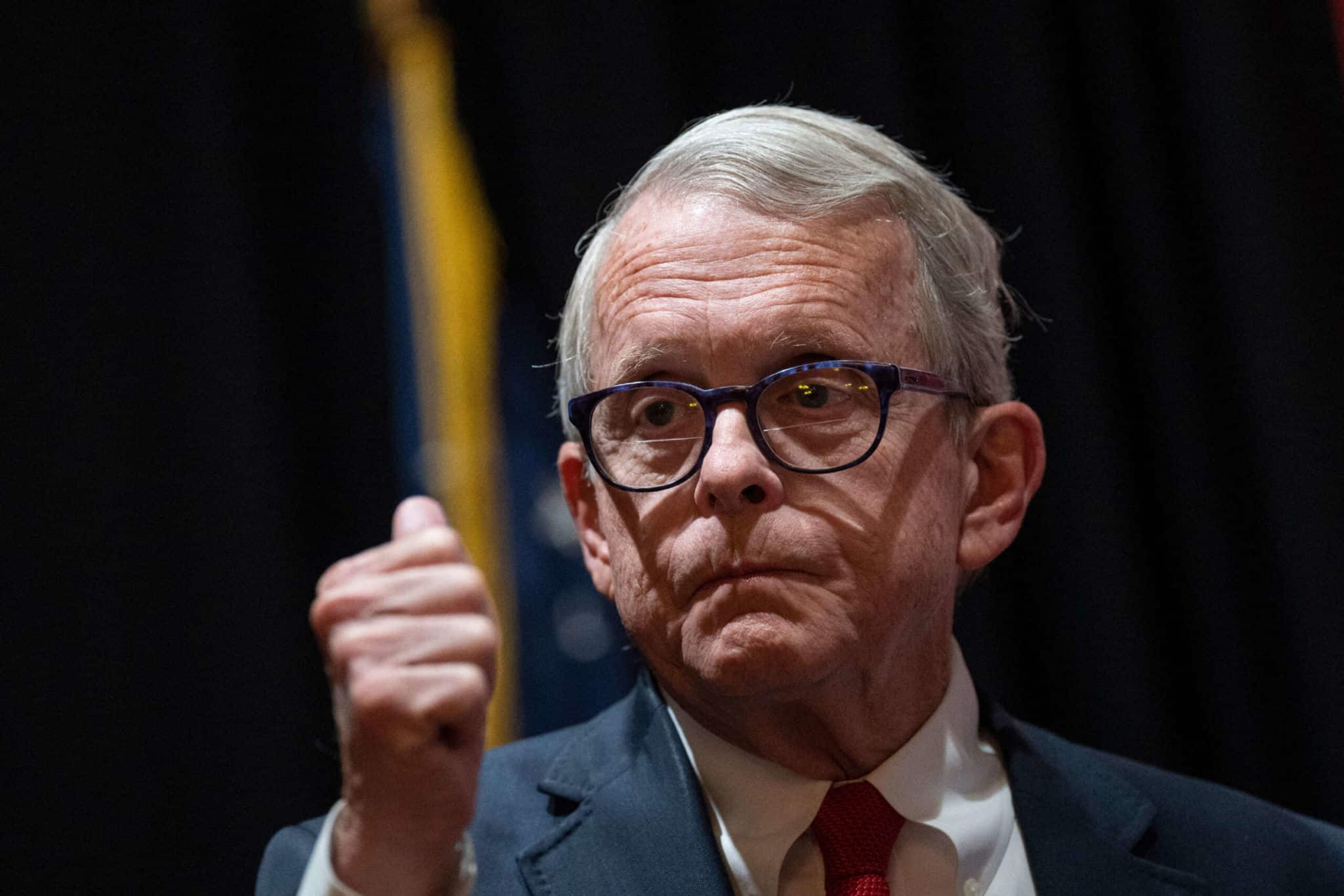 Le gouverneur de l’Ohio, Mike DeWine, oppose son veto au projet de loi anti-trans