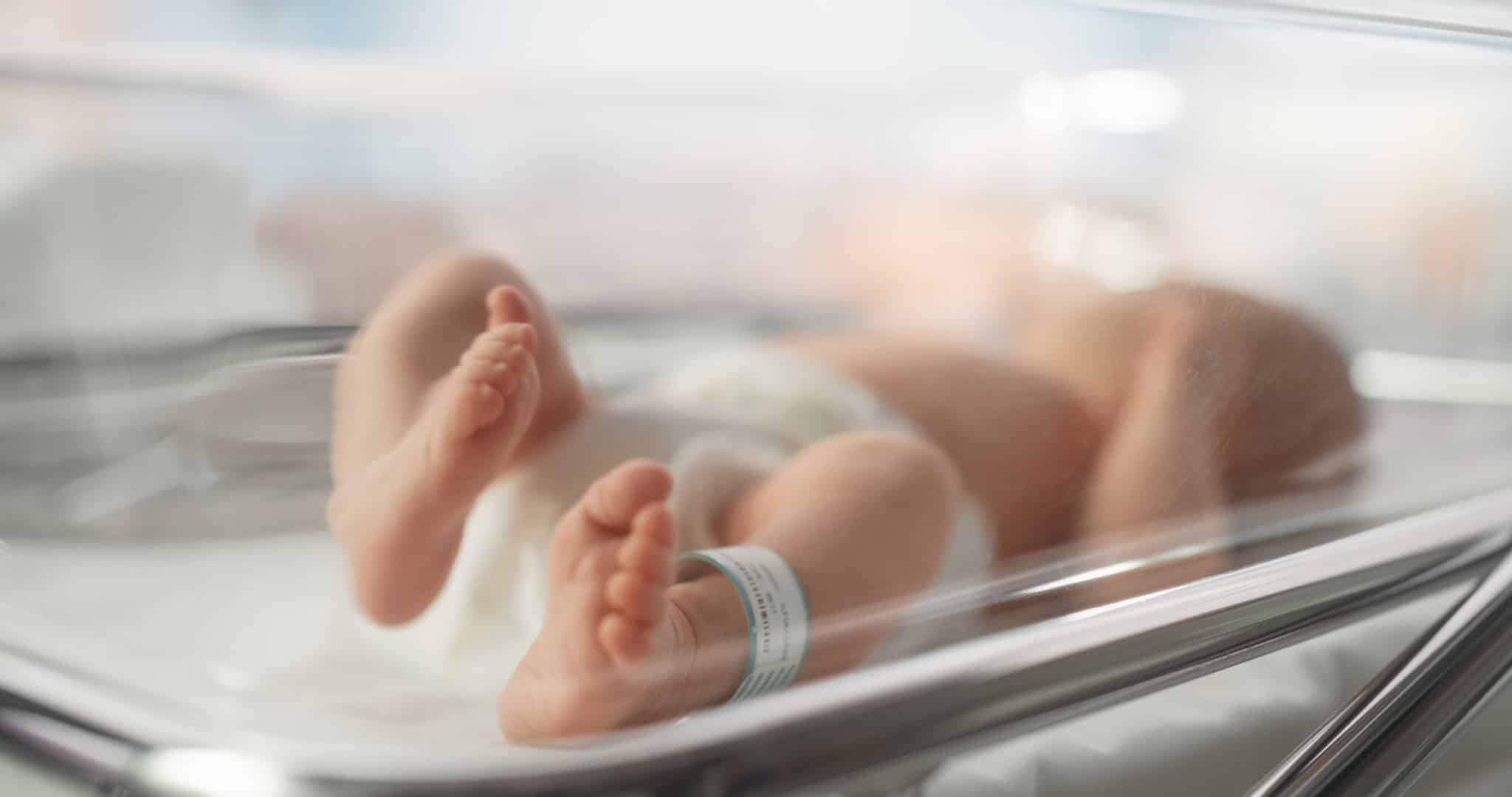Étude sur les risques d’exposition fœtale au fentanyl reproduisant la panique démystifiée du « bébé au crack »