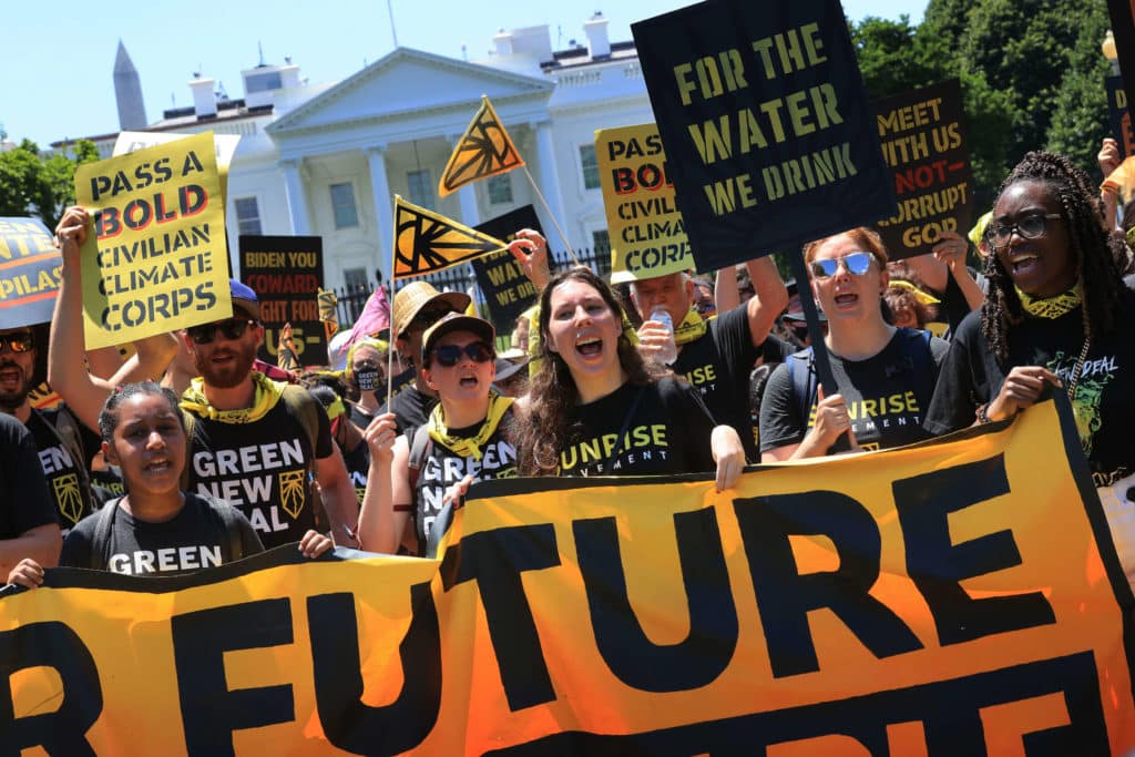 « Nous ne pouvons pas attendre » : Sanders affirme que le New Deal vert est plus que jamais nécessaire