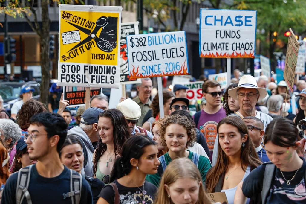 Chicago se joint à une vague de poursuites contre les grandes sociétés pétrolières pour tromperie climatique