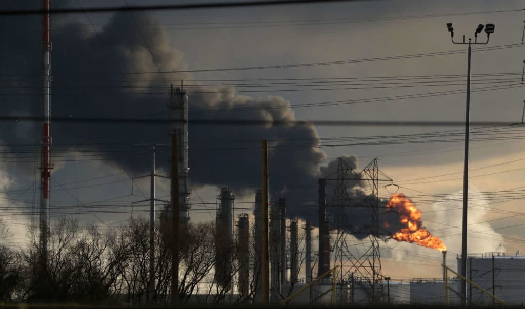 Les poursuites climatiques contre l’industrie des combustibles fossiles se rapprochent désormais du procès