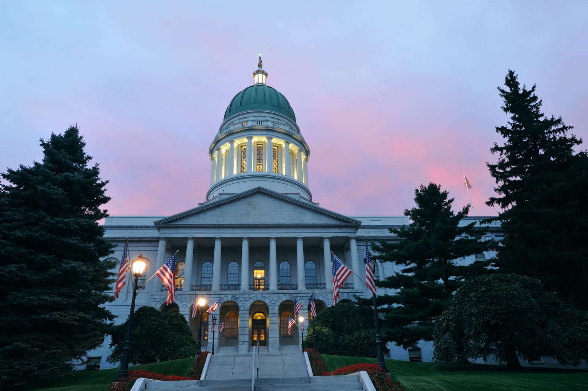 16 procureurs généraux des États rouges menacent de poursuivre le Maine en justice pour un projet de loi sur les soins de santé