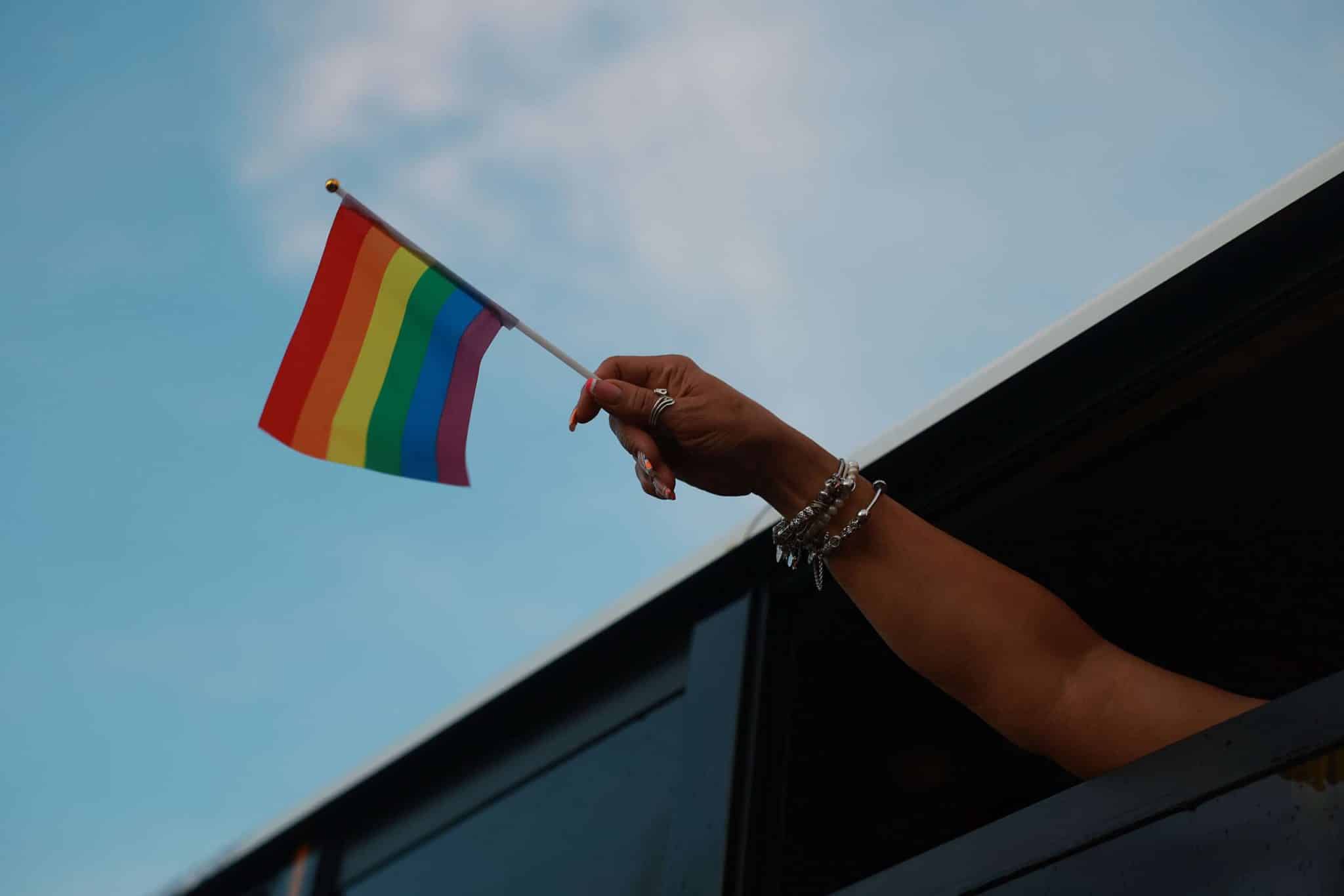 Les défenseurs célèbrent un règlement qui fixe des limites à la loi « Ne dites pas gay » en Floride